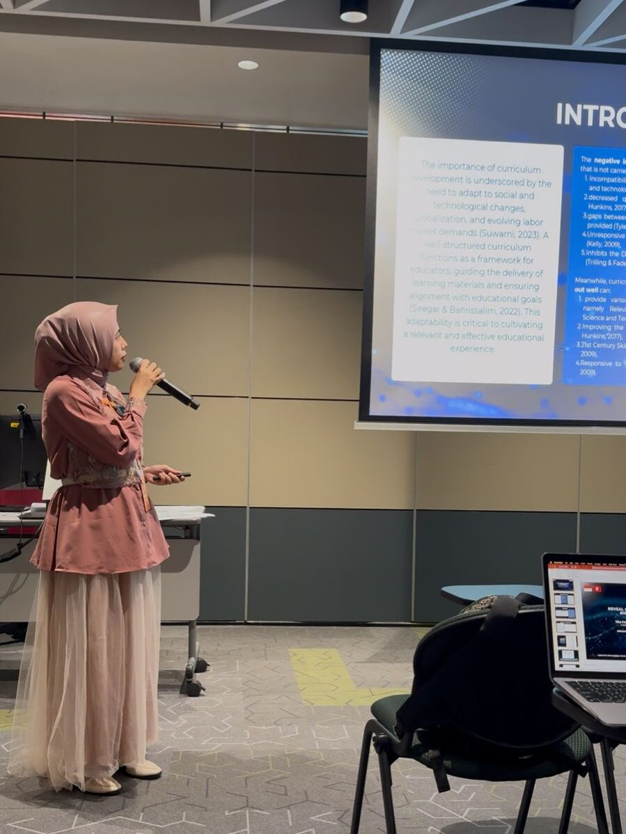 Dosen BKPI FTK UIN RIL Presentasikan Riset Pengembangan Kurikulum di ...